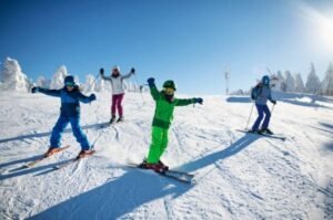 What Are the Basic Stance and Posture for Skiing